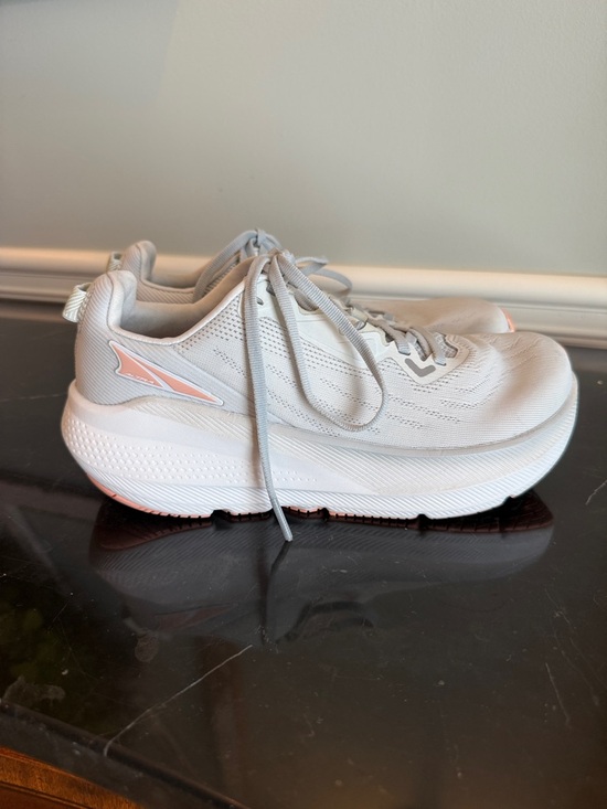 Altra Shoes - Altra Women’s FWD VIA White Sneakers with Blush Logo Accent, Size 7.5
